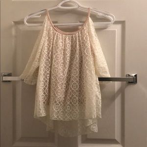 Cold shoulder flowy top